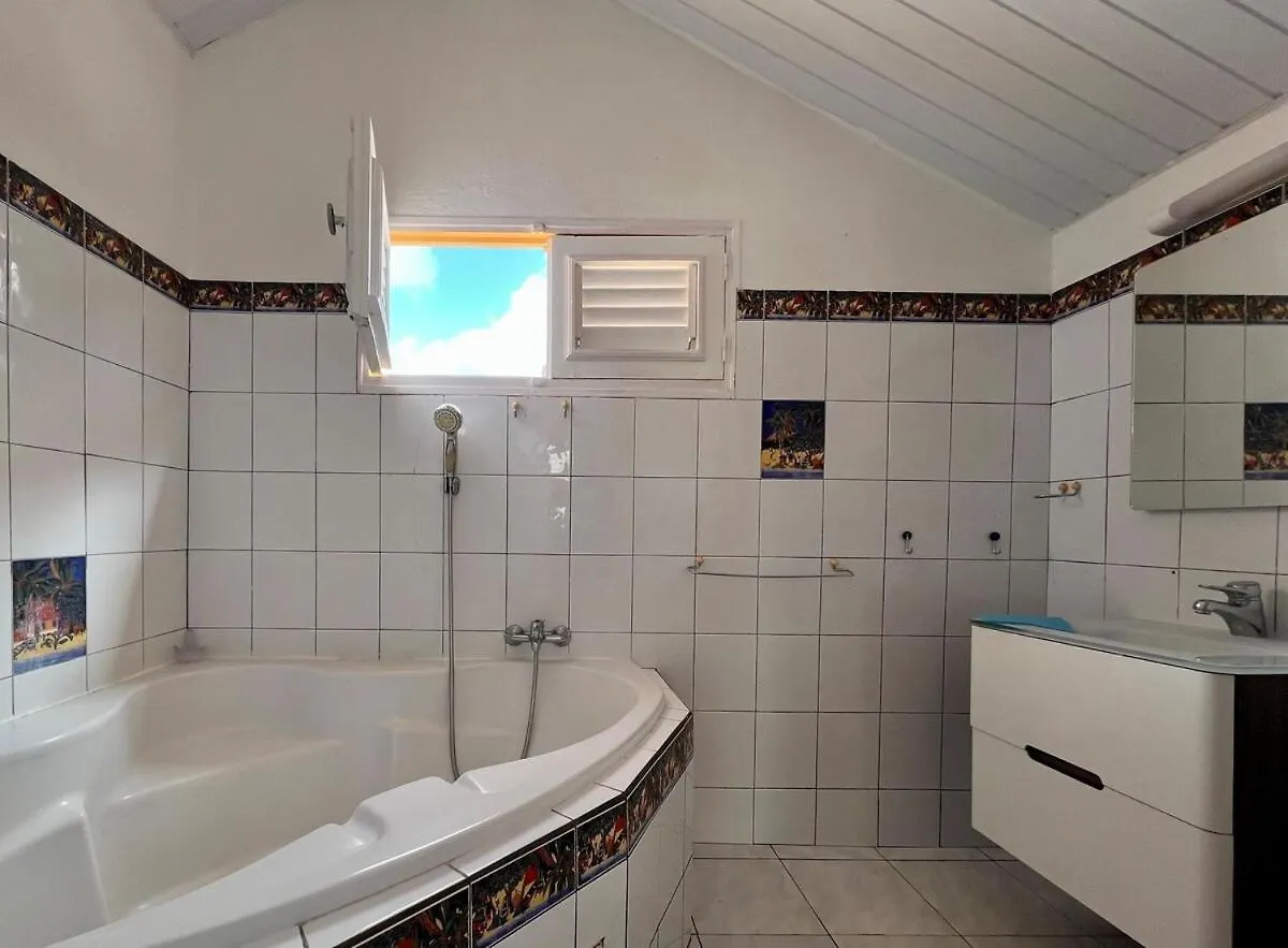 Tatil Evi Grand Appartement Avec Terrasse Sainte-Luce Martinik